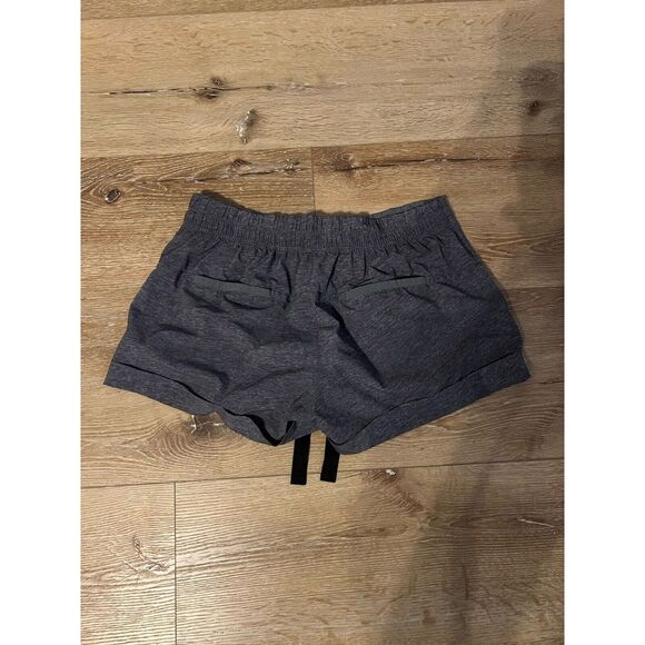 Lululemon Size 10 Spring Break Away Short  Gray Women's - Picture 2 of 3
